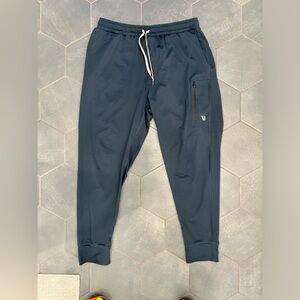 Vuori men’s Sunday Performance jogger Size L